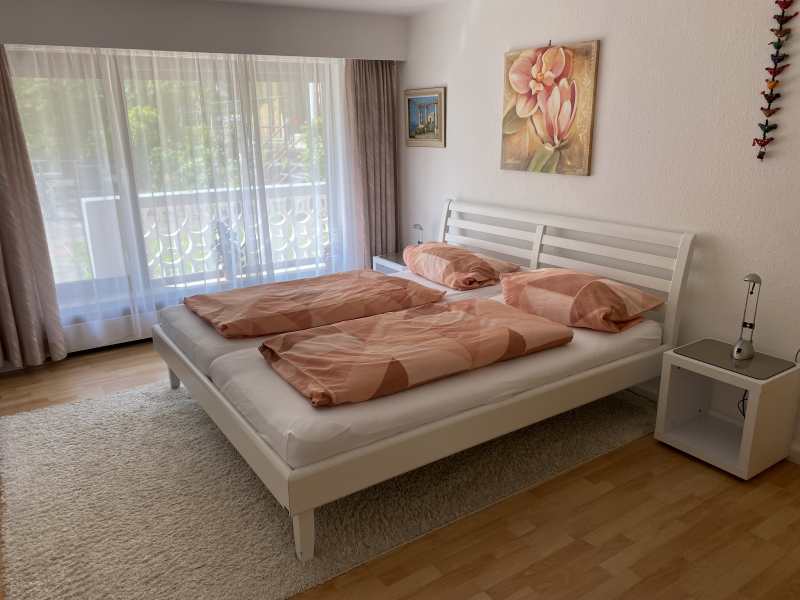 Schlafzimmer 1