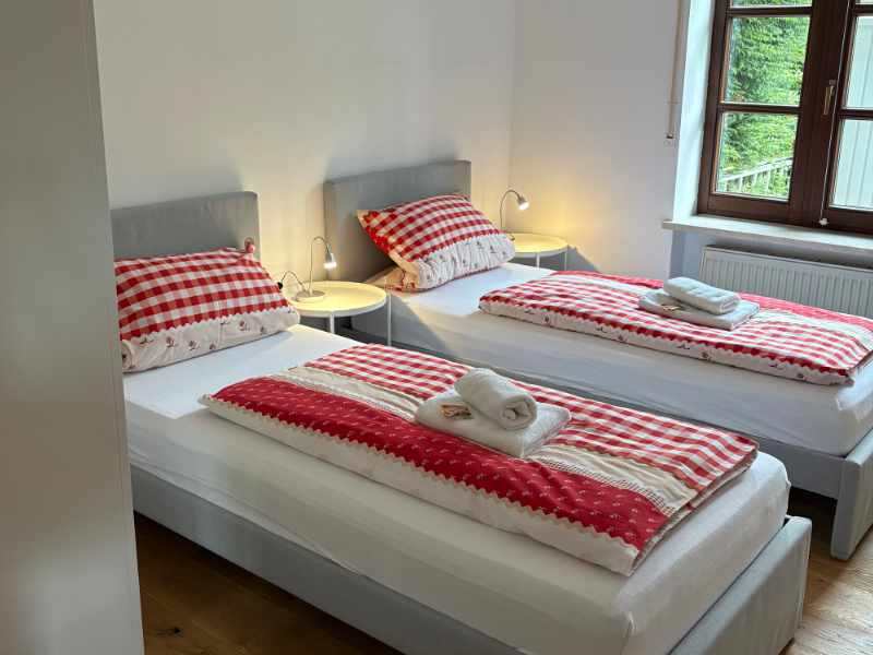 Schlafzimmer 1